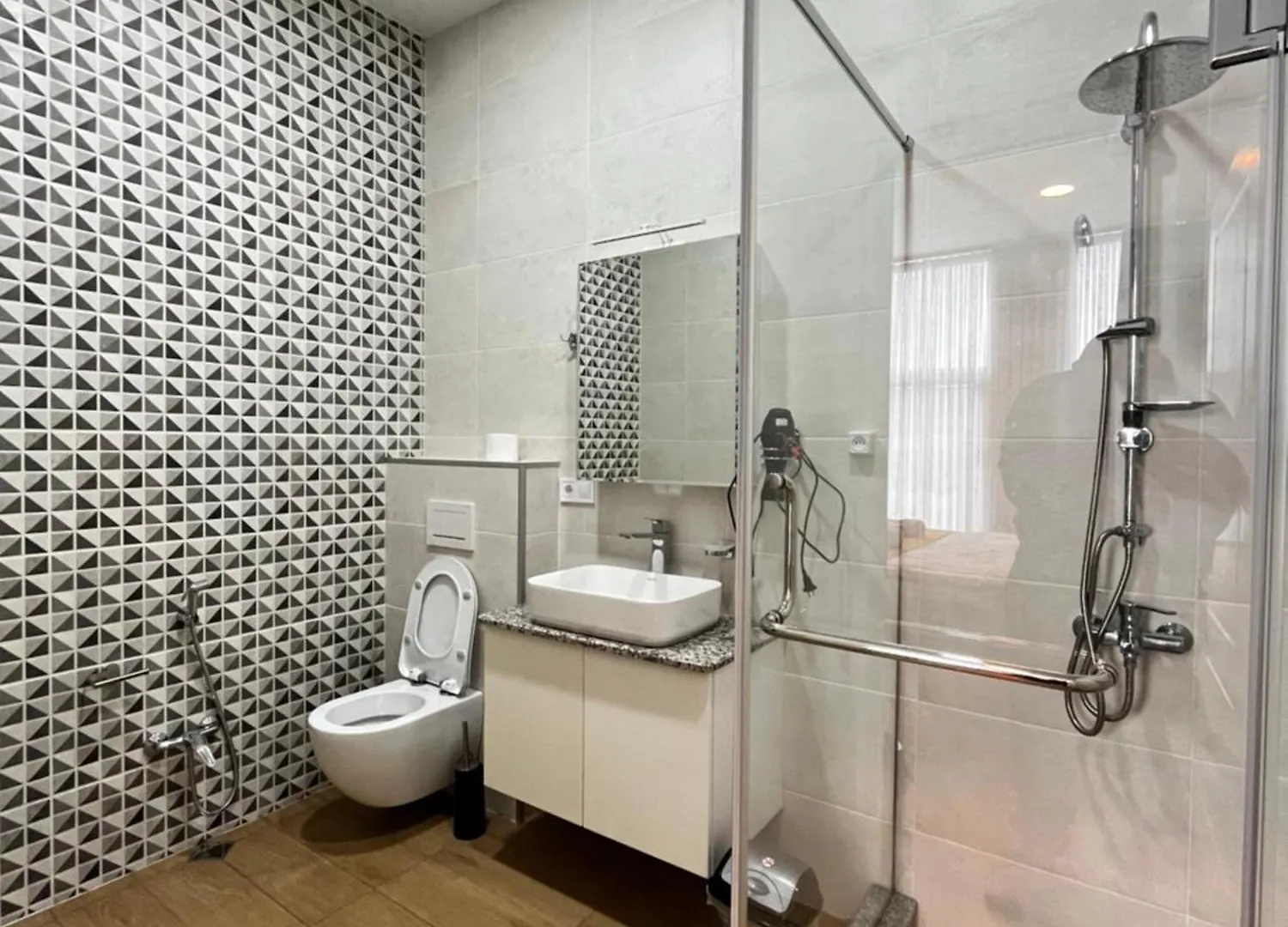 Hotel Amsterdam Batumi 0*,